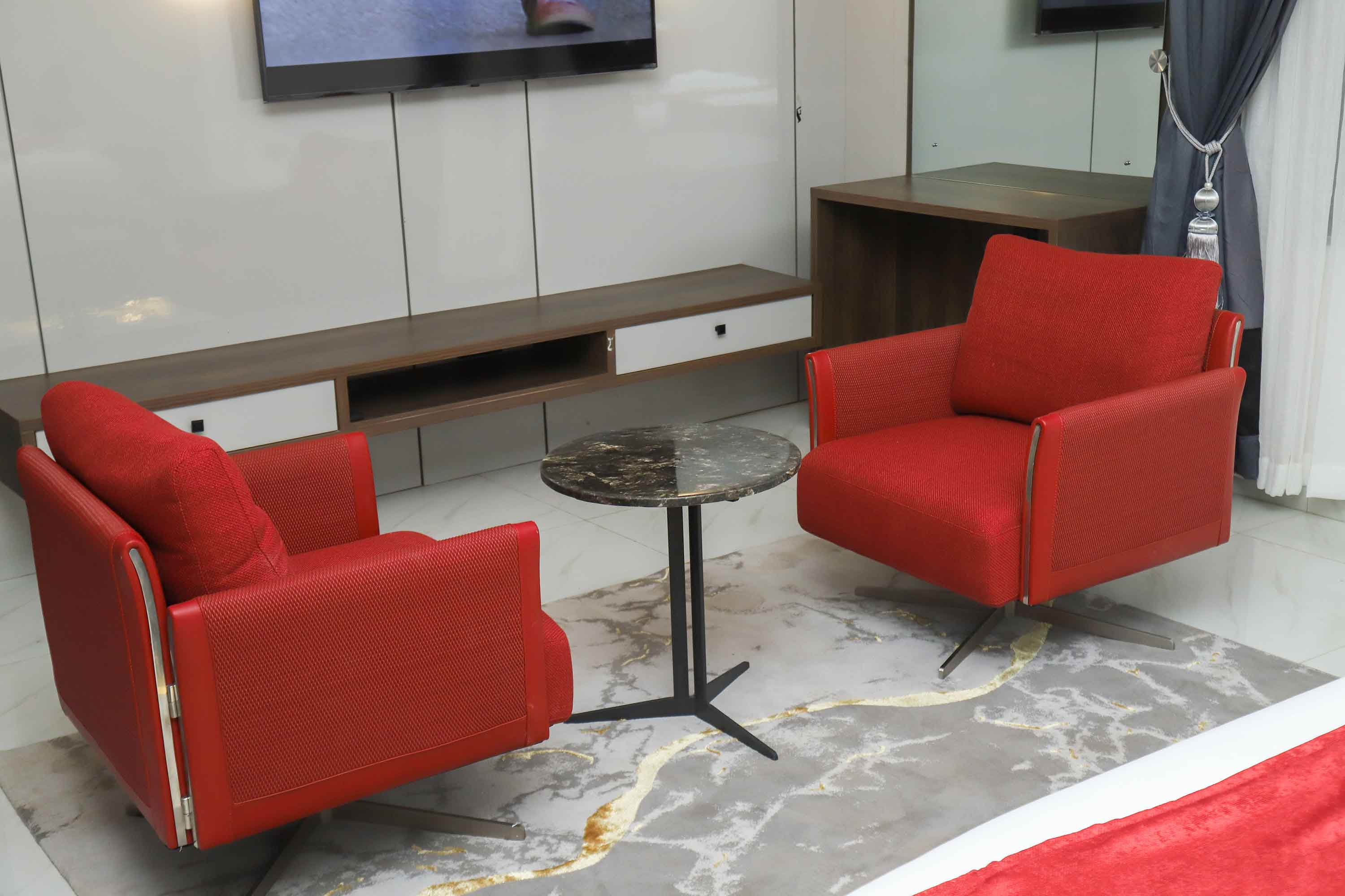 Emilton Suite - Image 3
